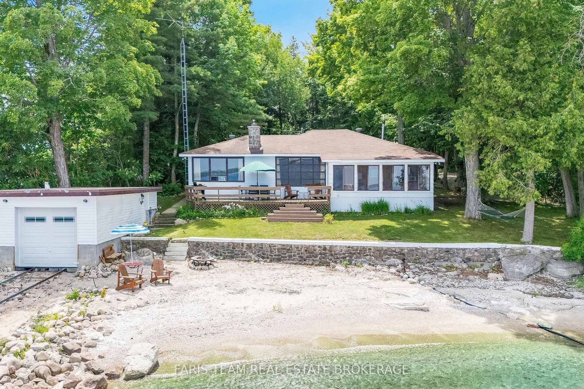 1697 Champlain Road photo 4