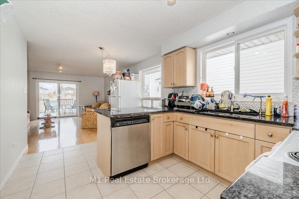 19 Gibbs Crescent photo 12