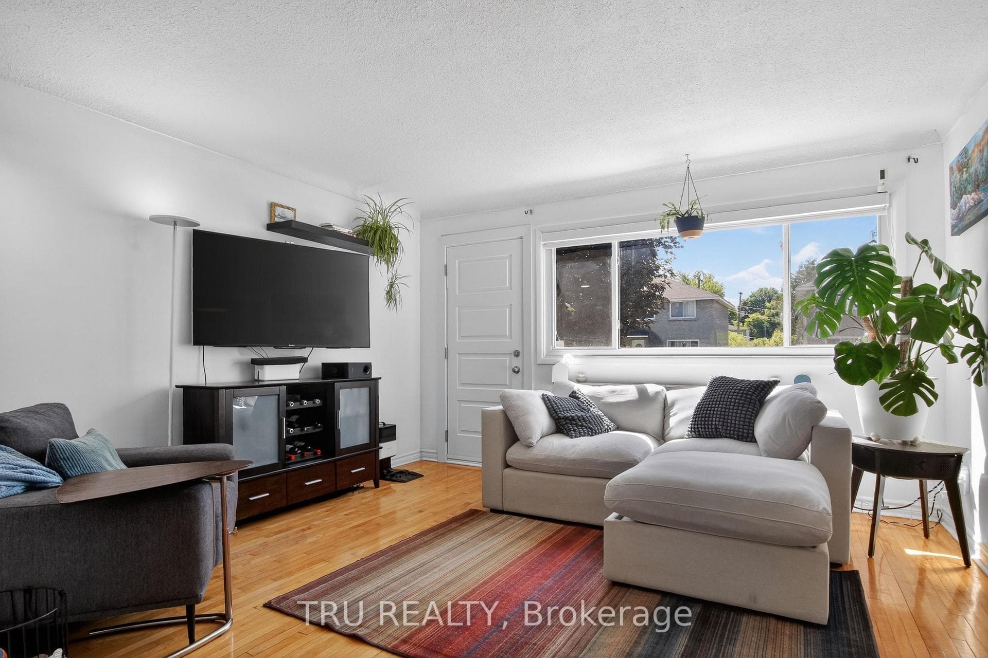 1253 Emperor Avenue photo 4