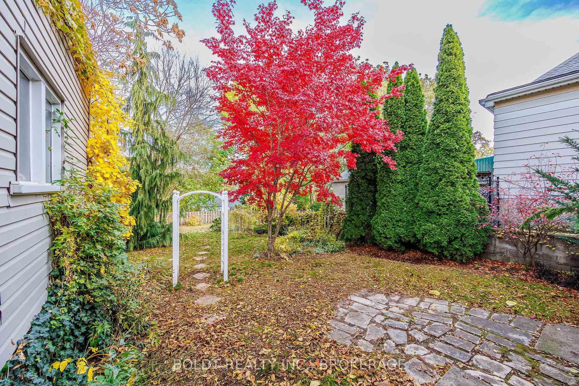 6351 Leeming Street photo 22