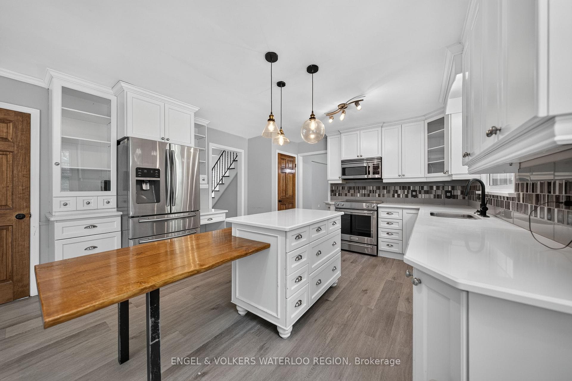 256 Shakespeare Drive photo 15