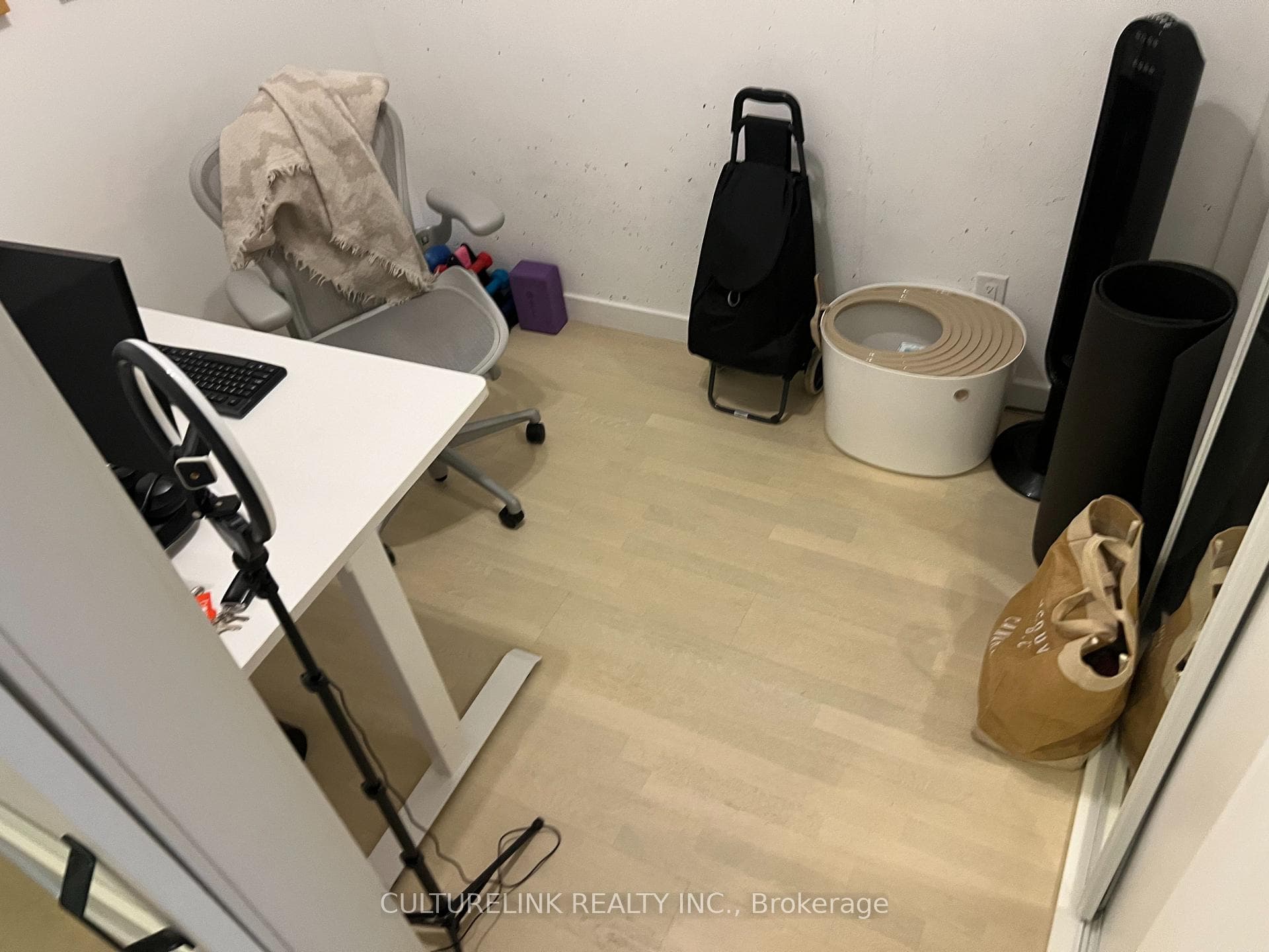 246 Logan Avenue Unit 203 photo 9