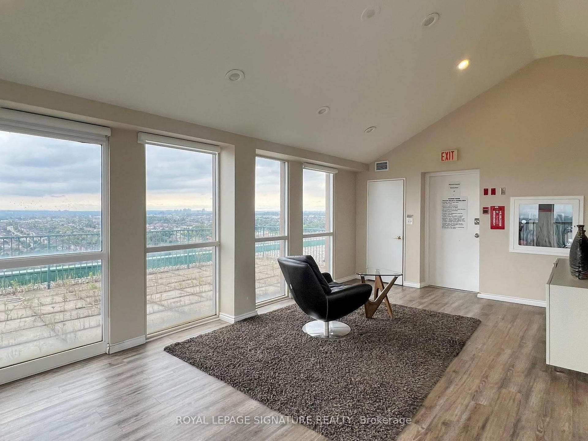 155 Hillcrest Avenue Unit 1401 photo 32