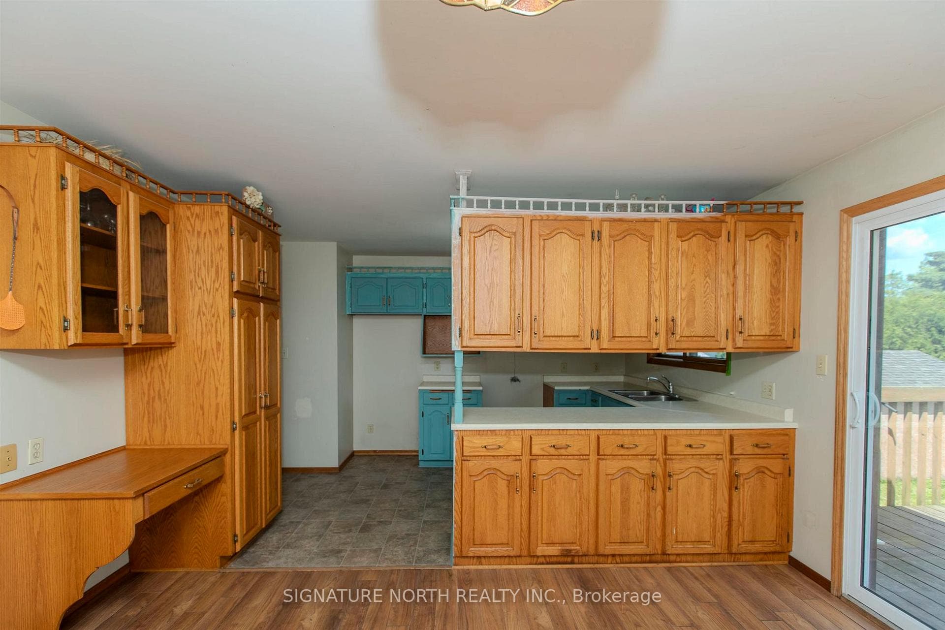 767 James Street photo 10