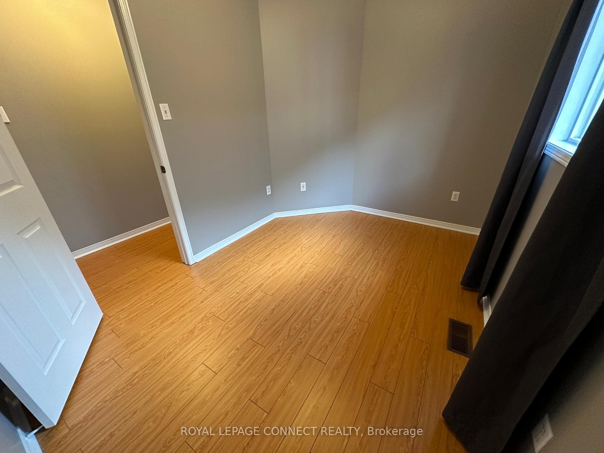 110 Woodroof Crescent photo 20