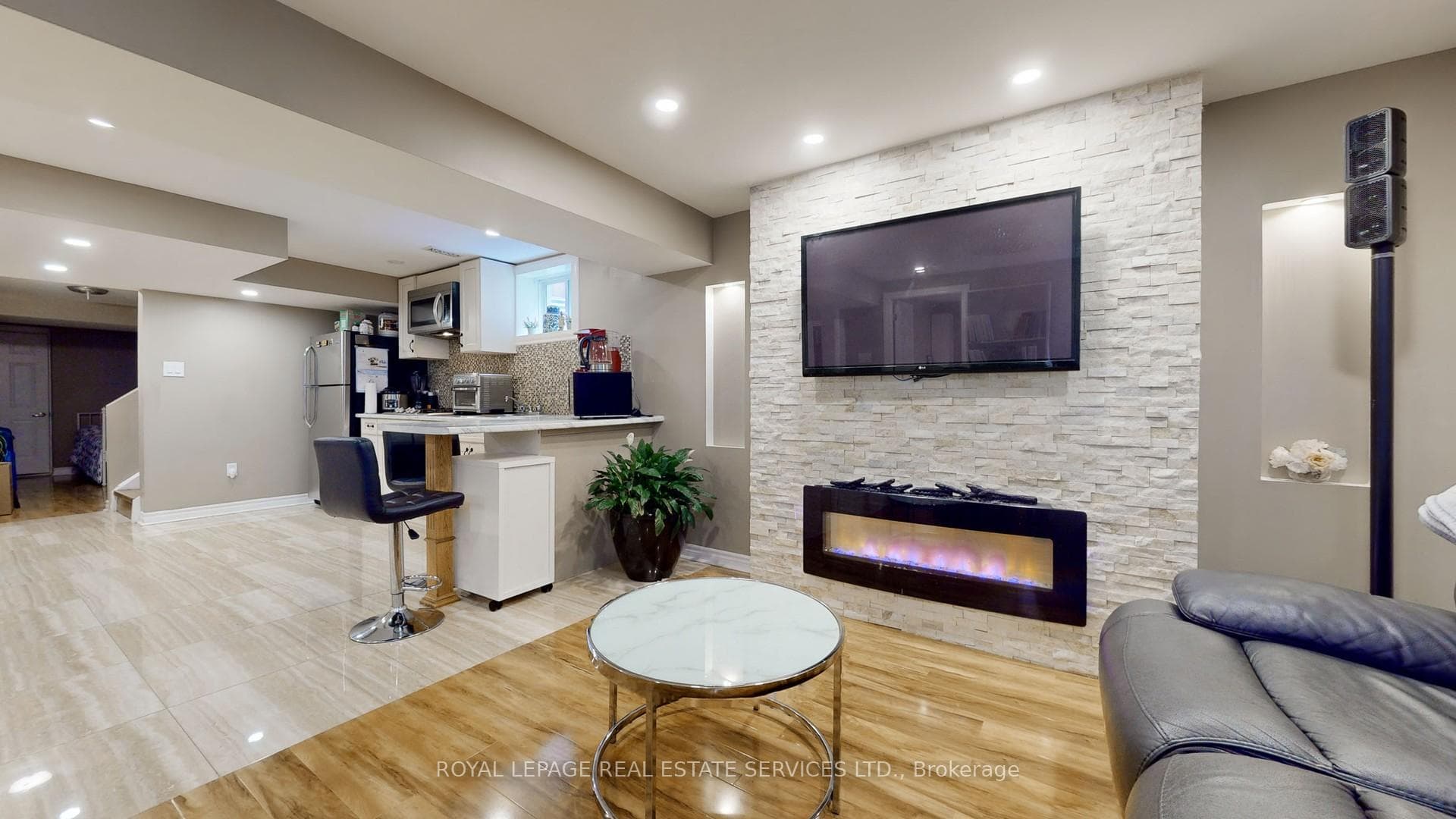 381 Leiterman Drive photo 34