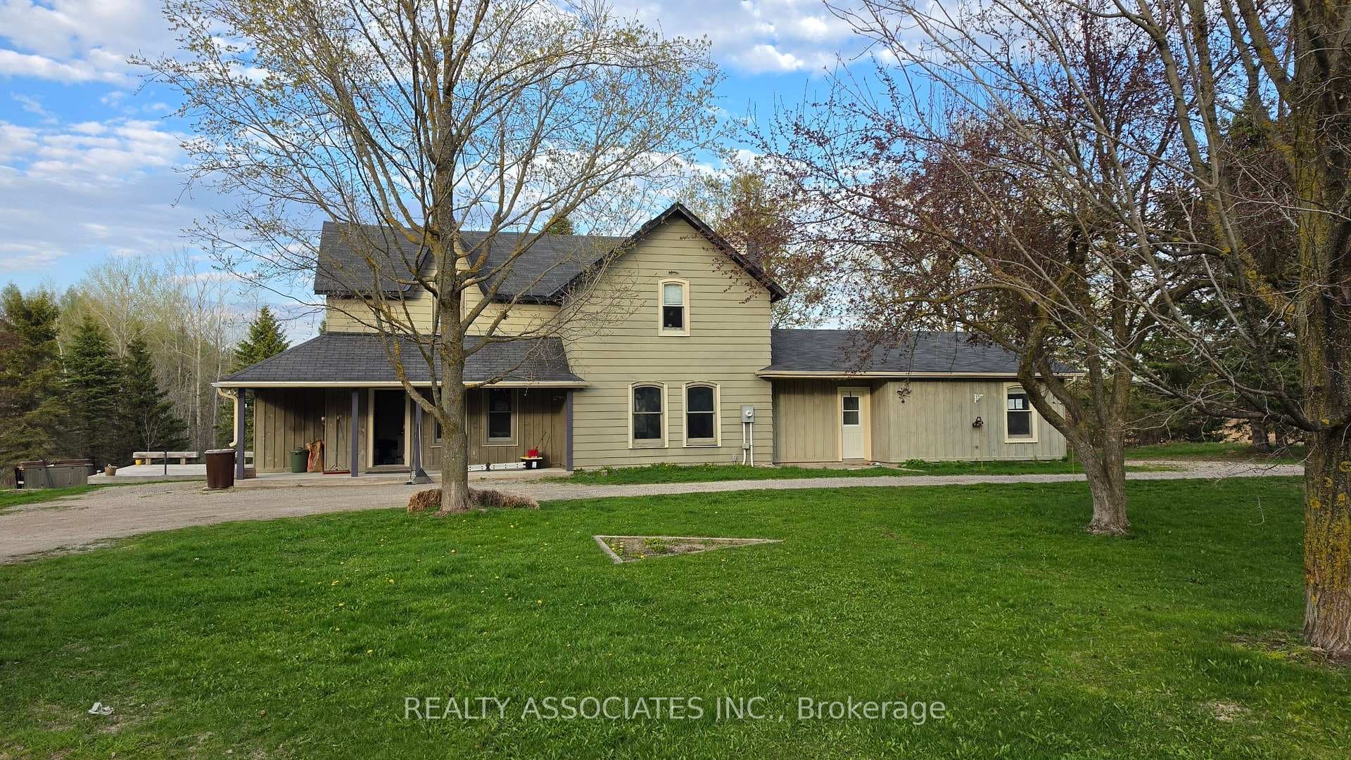486289 30th Side Road photo 1