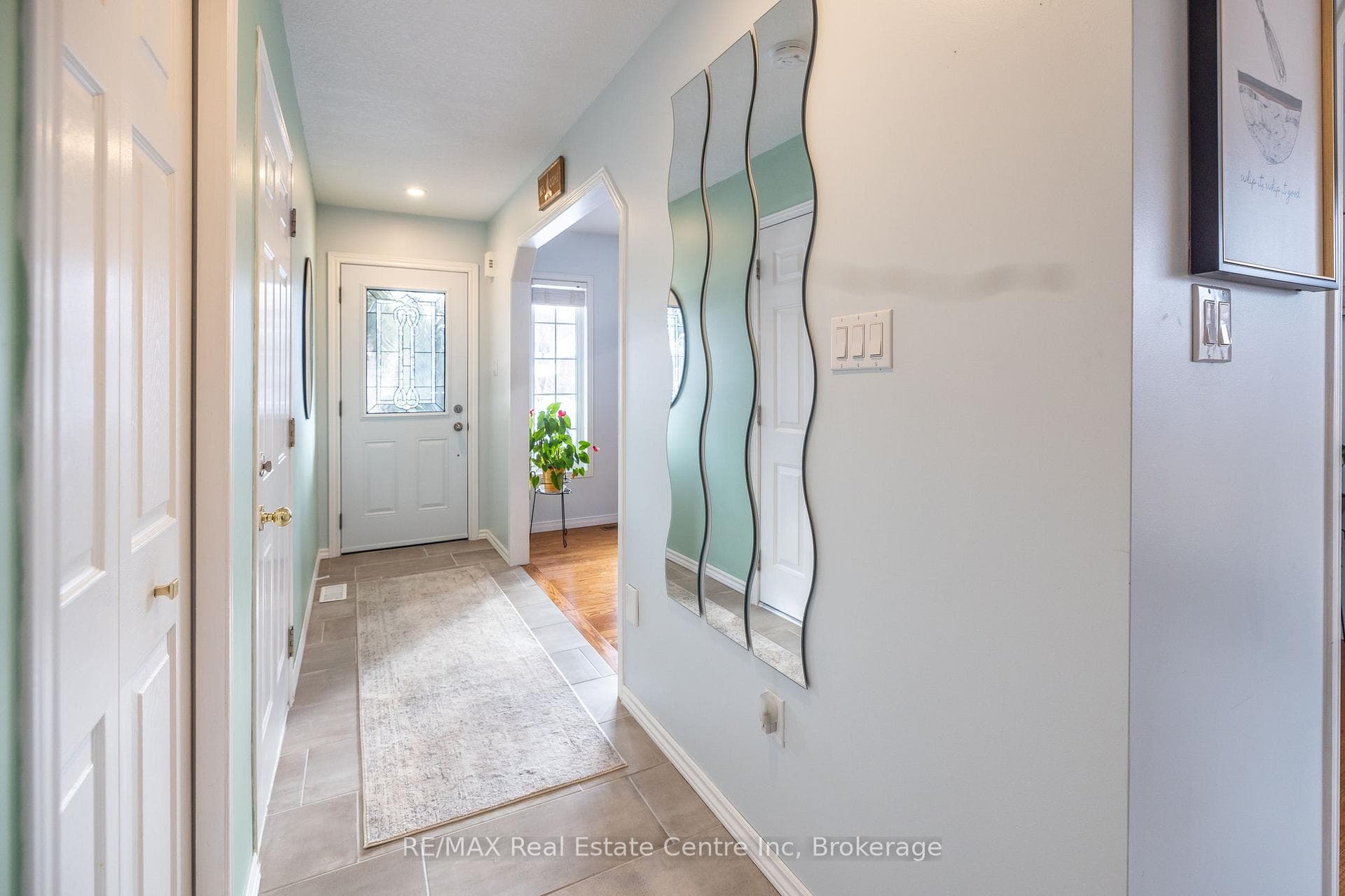 251 Deerpath Drive photo 9