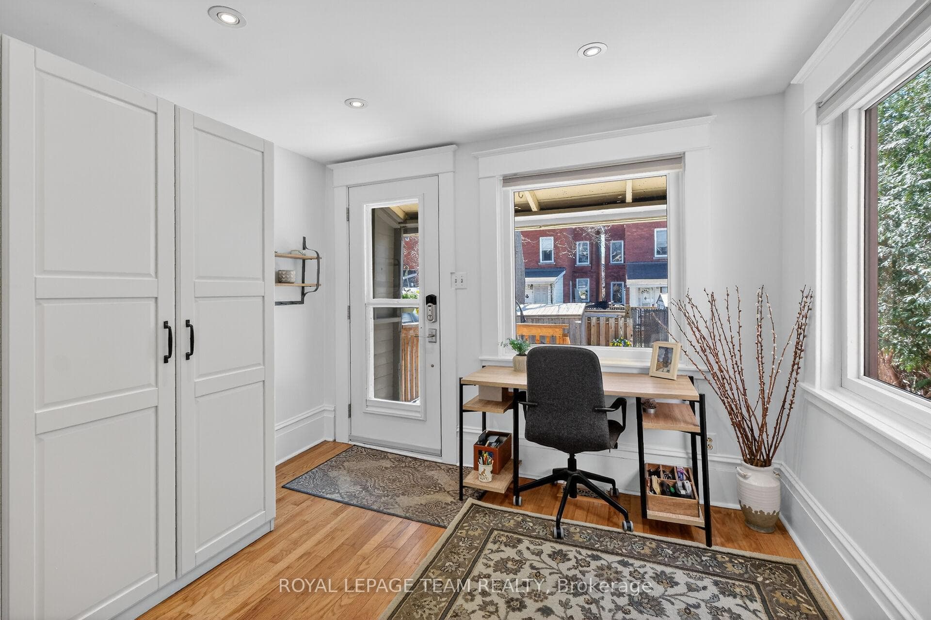 Use as a mud room/den or home office