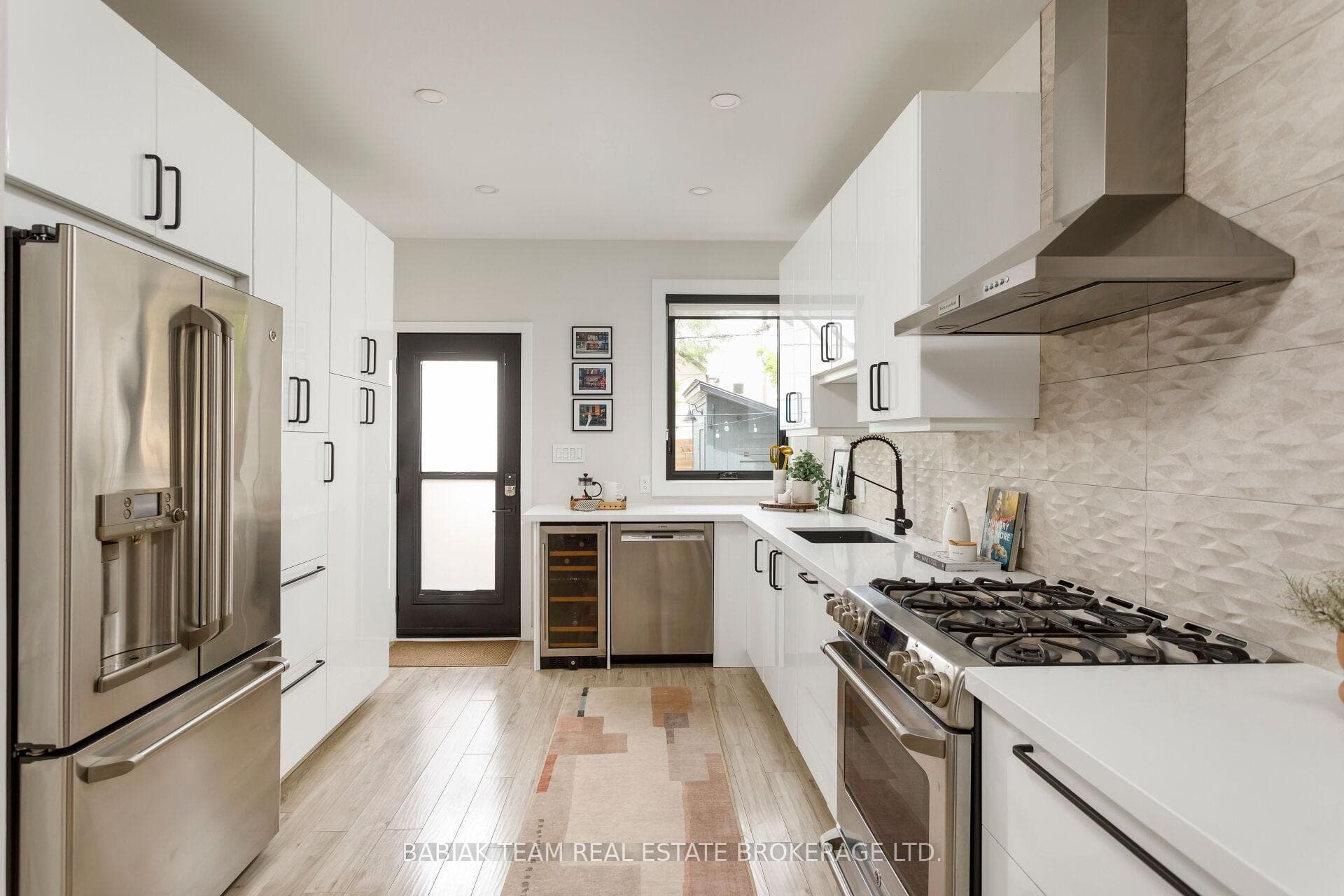 497 Keele Street photo 15