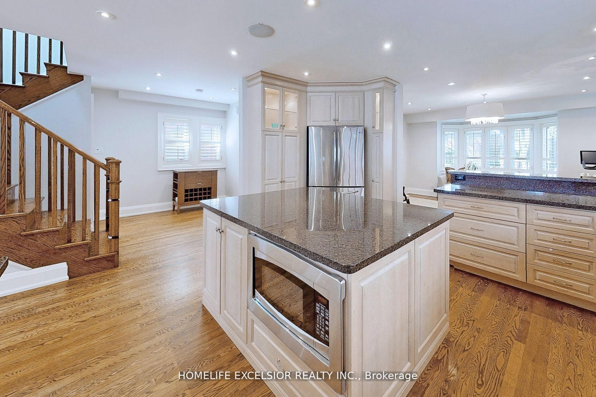 33 Braemar Avenue photo 12