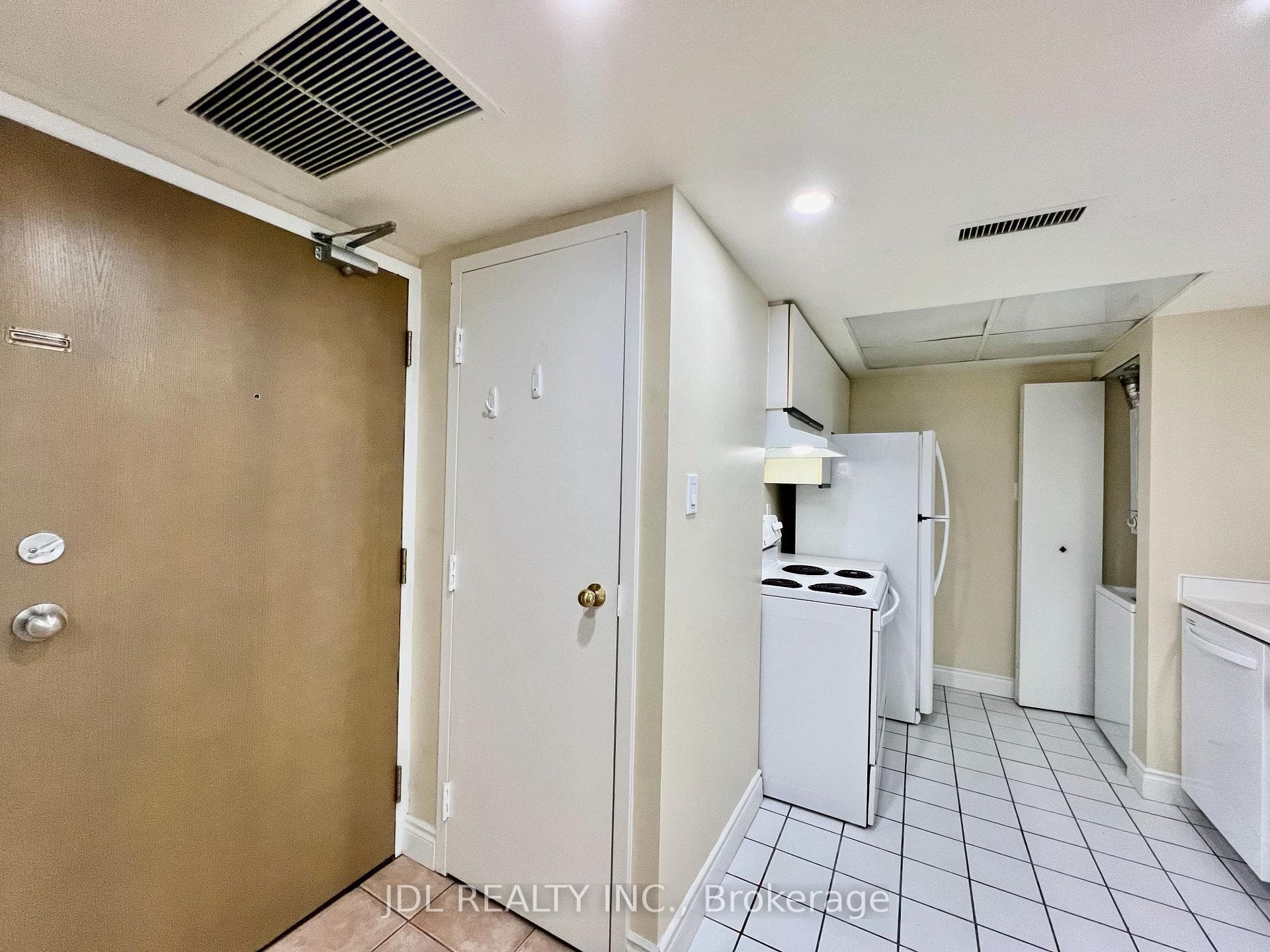 1001 Bay Street Unit 1712 photo 3