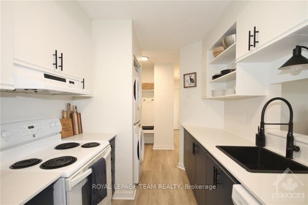 212 VIEWMOUNT Drive Unit 105 photo 9