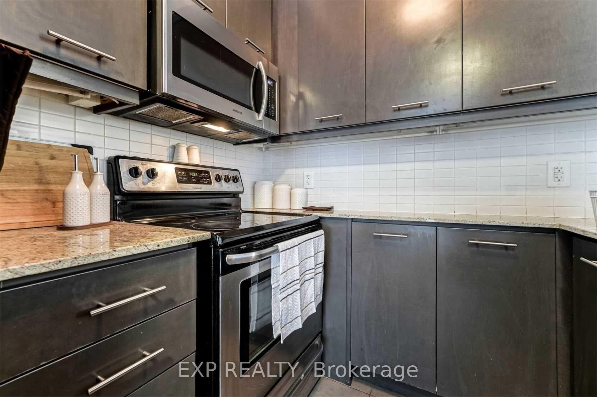 370 Square One Dr Drive Unit 19 photo 12