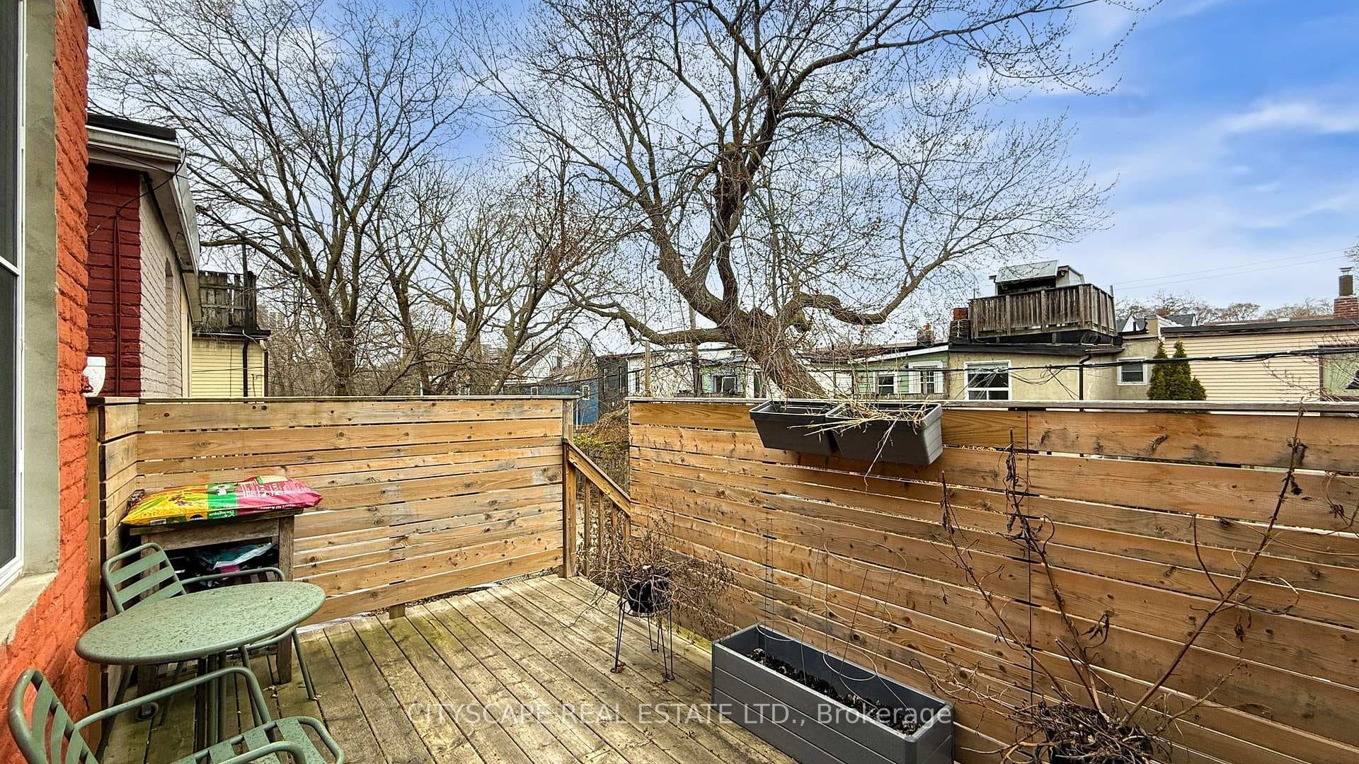 936 Dundas Street Unit Upper photo 18