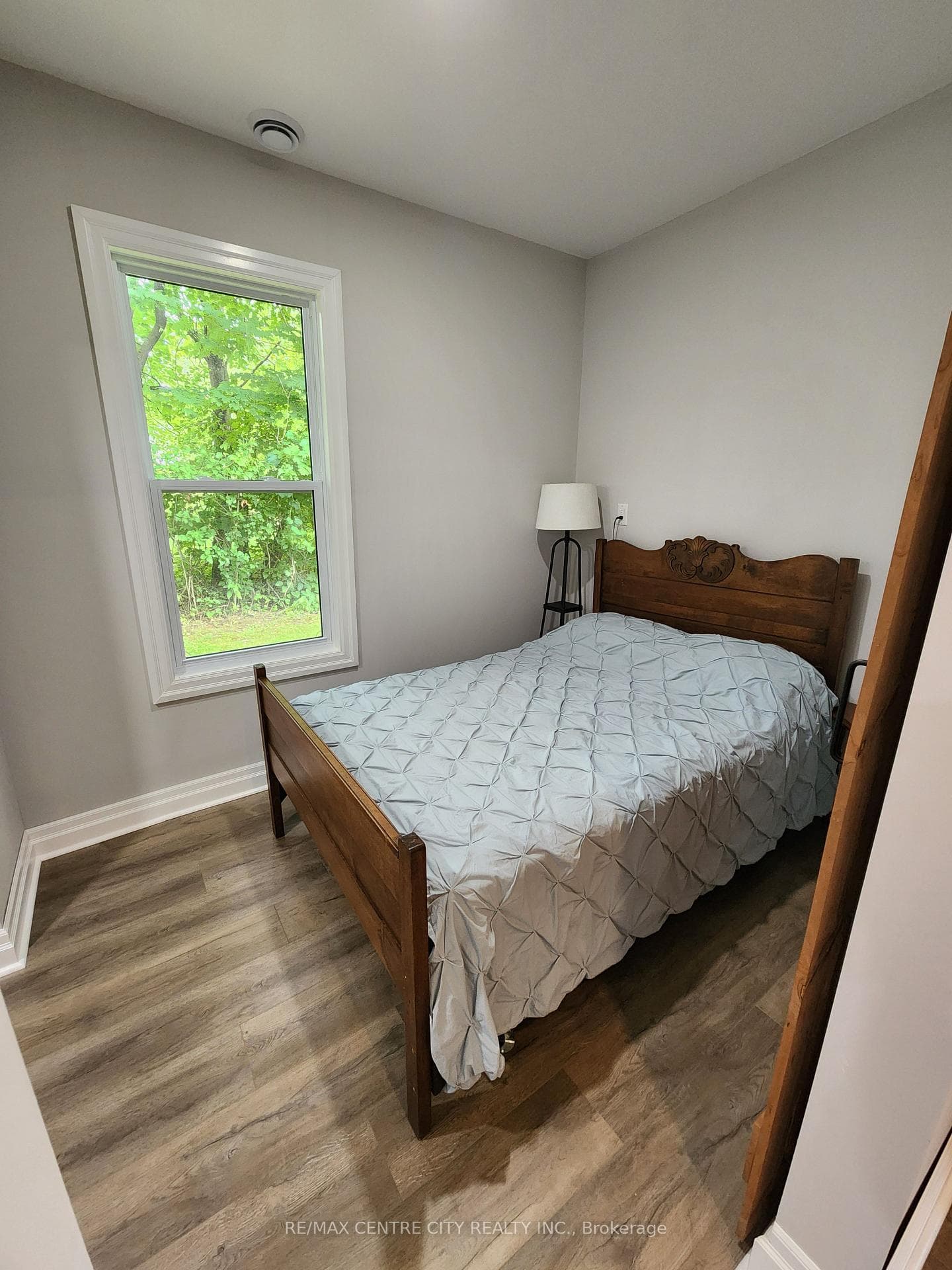 288 Elm Street photo 18