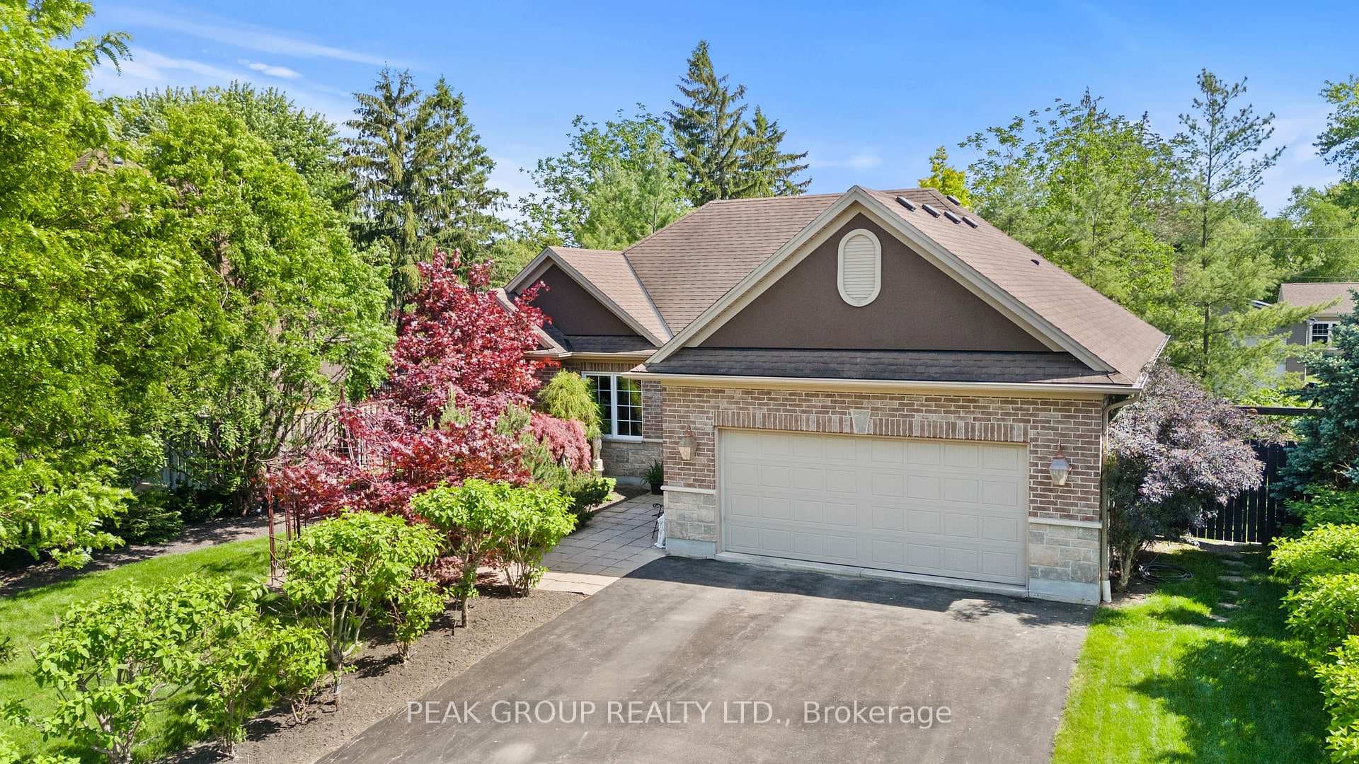 Welcome to 18 Martha Court in Beautiful Fenwick!