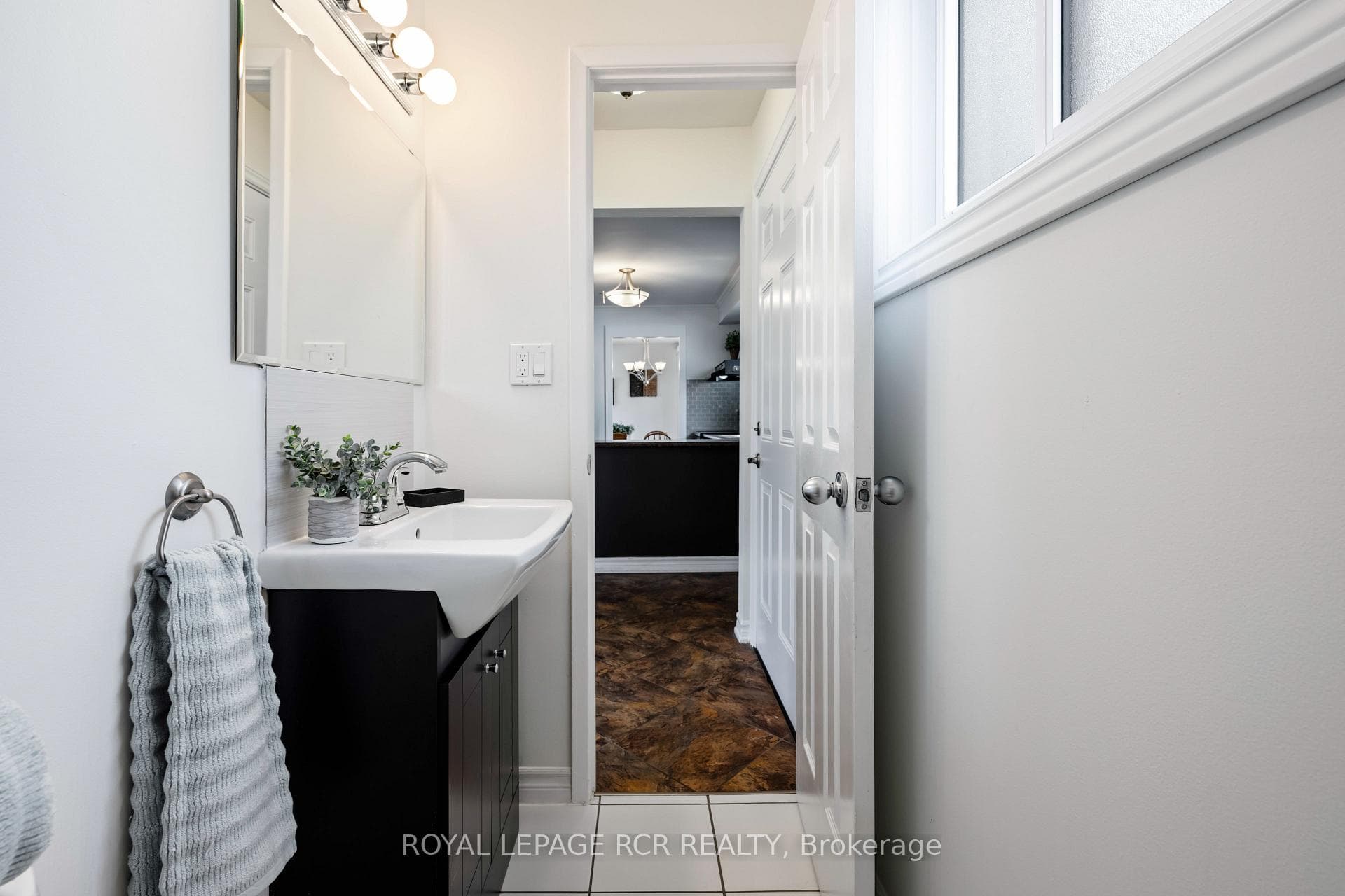 336 Pineview Gardens photo 14