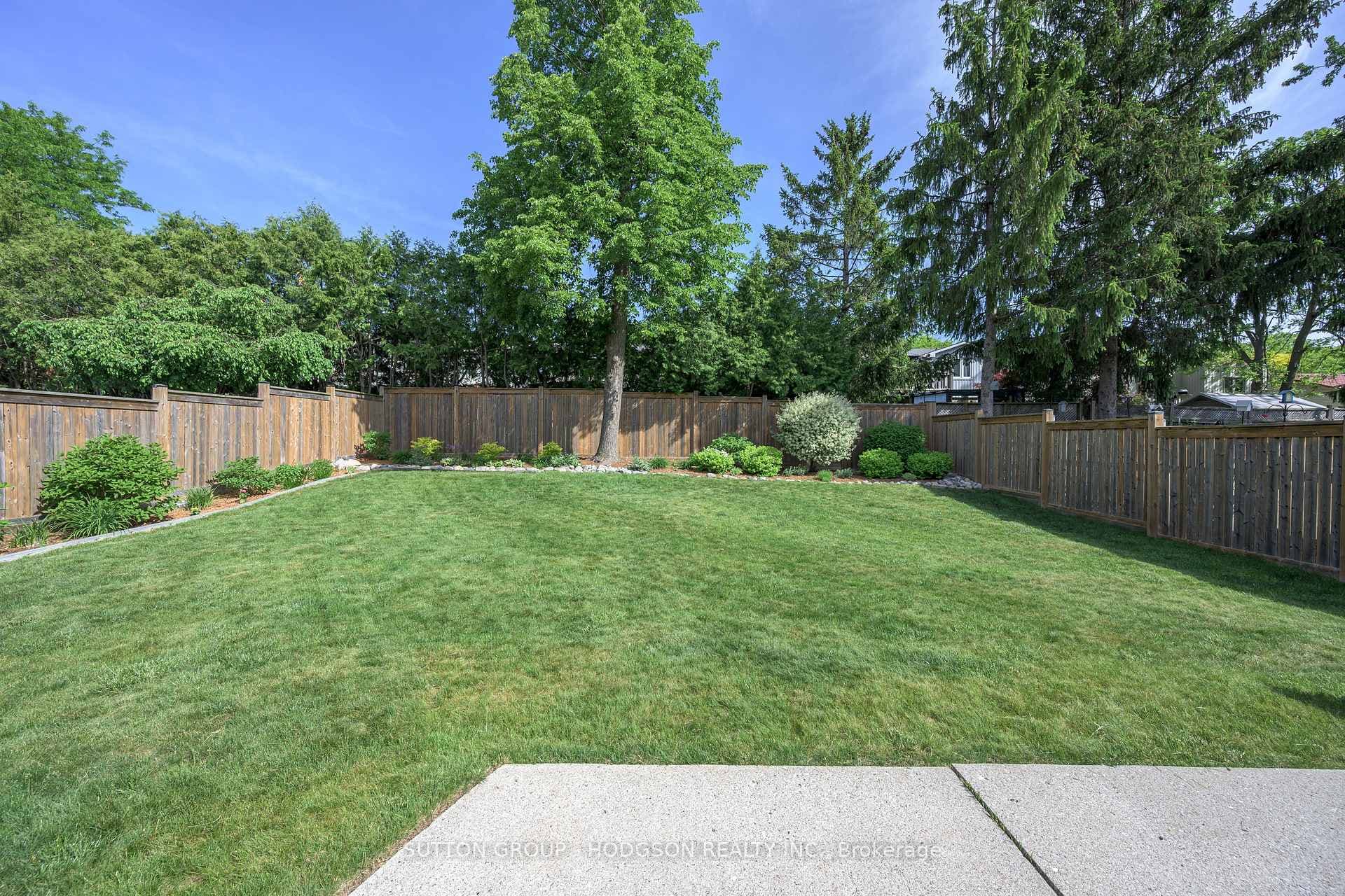 993 Woodhaven Road photo 3