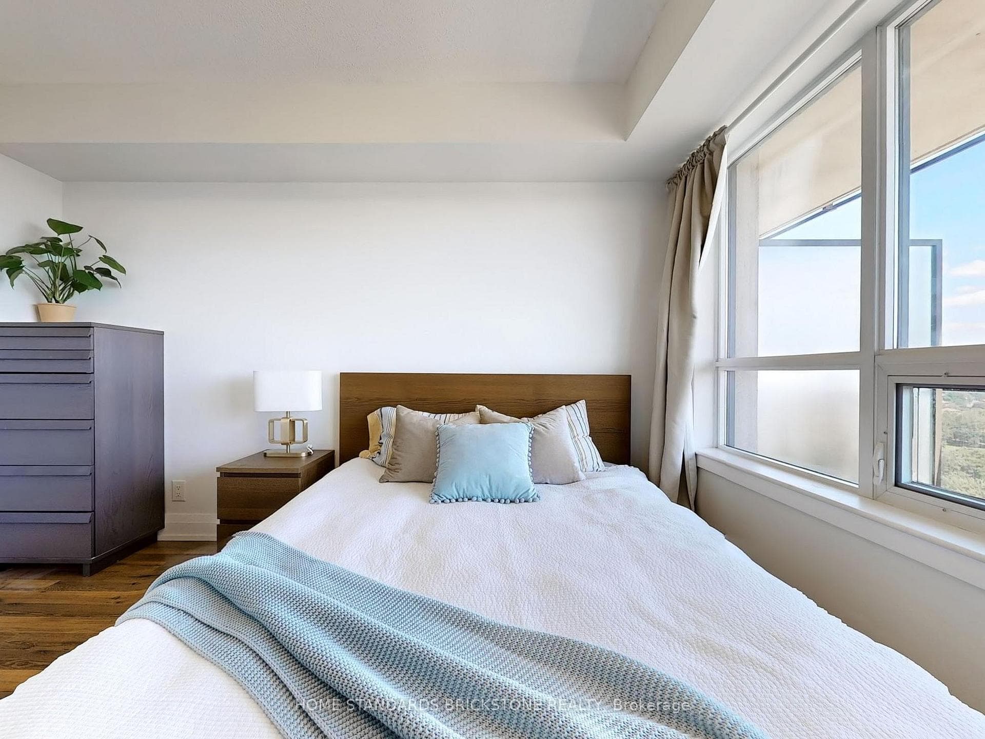 1 De Boers Drive Unit 1210 photo 17