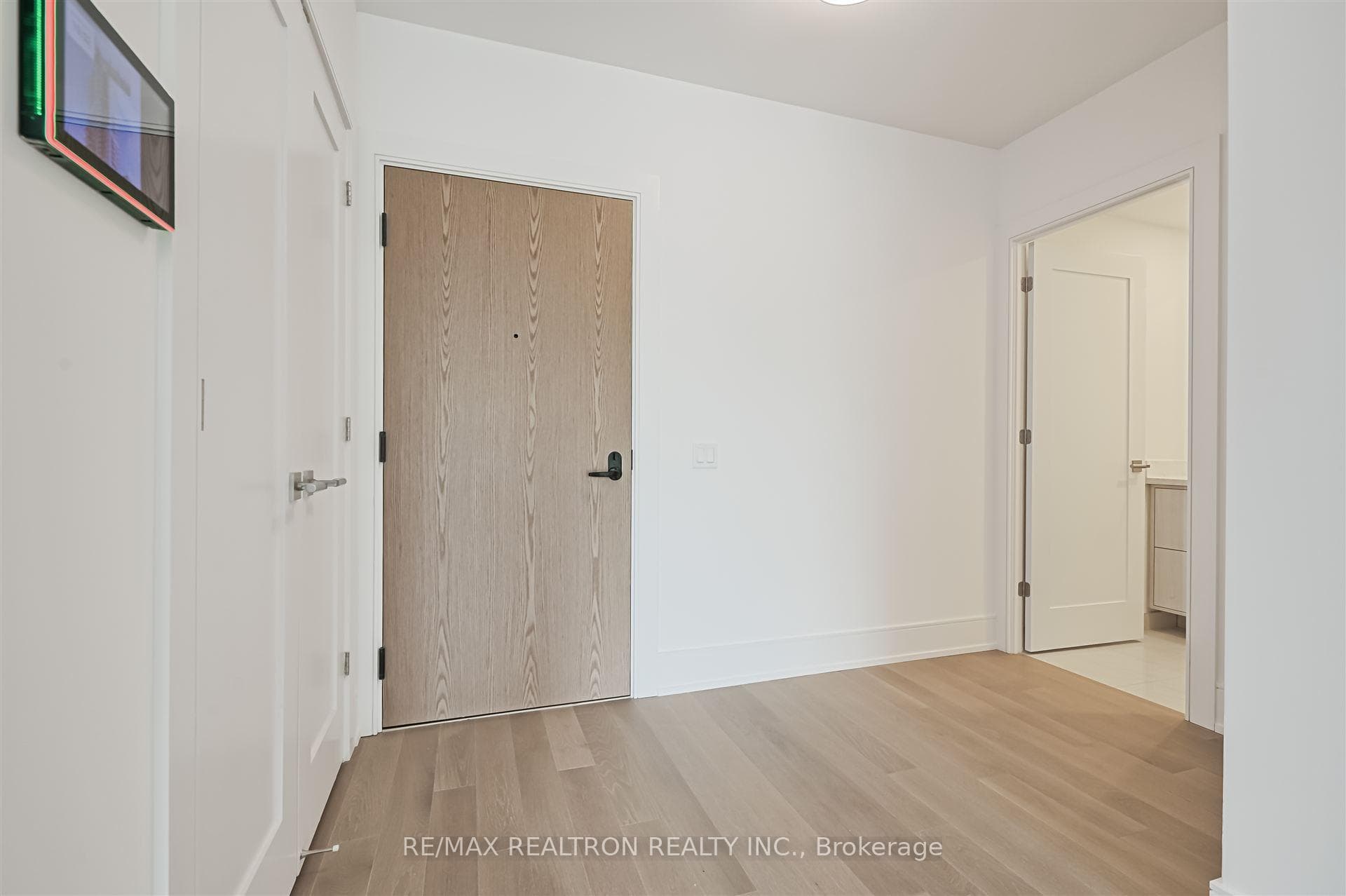 10 Inn On The Park Drive Unit 112 photo 5