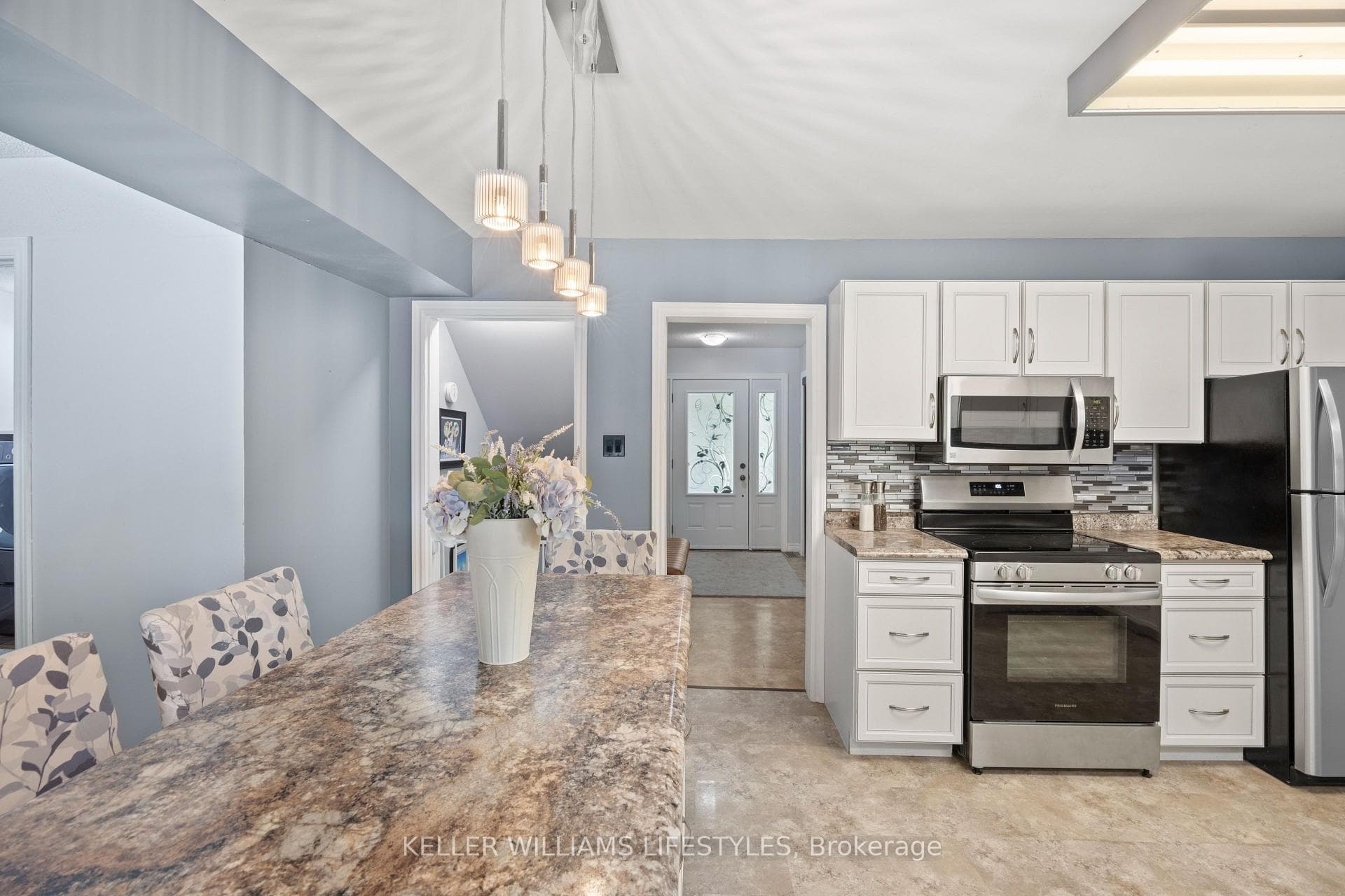 219 Dundas Street photo 11