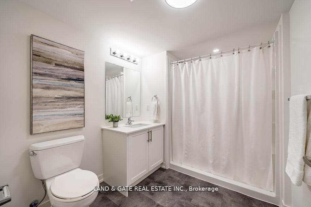 976 Simcoe Street Unit 201 photo 9