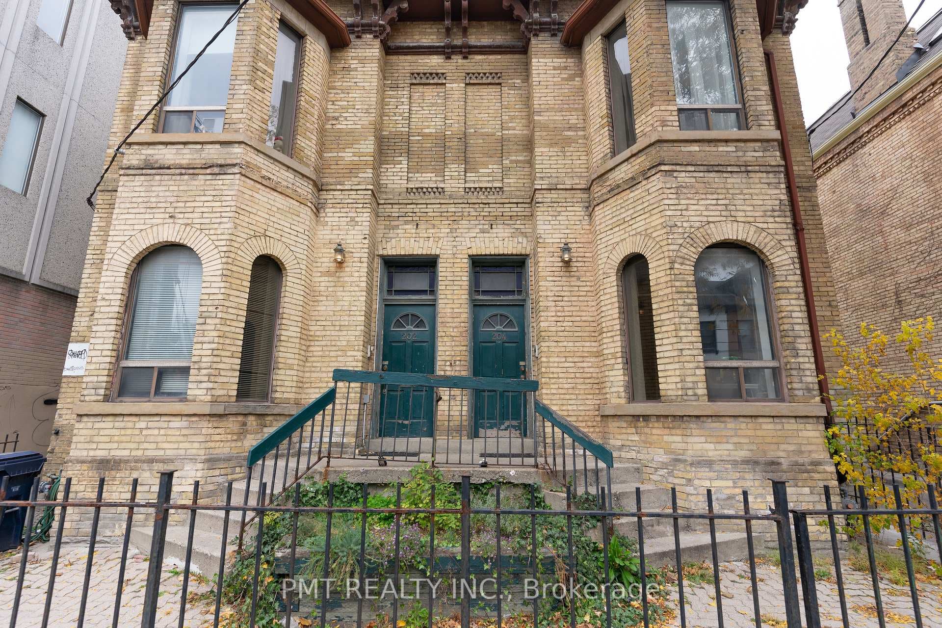 204 Gerrard Street Unit 2 photo 1