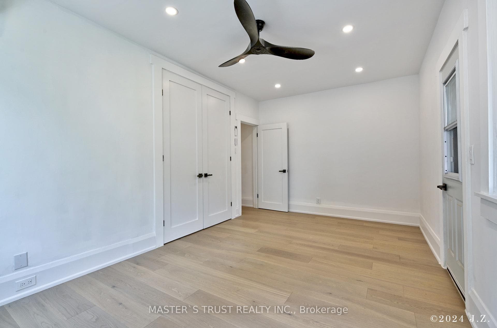 9 Humewood Drive Unit 12 photo 17
