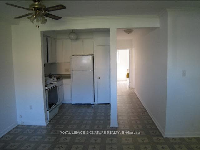21 Charlemagne Drive photo 4