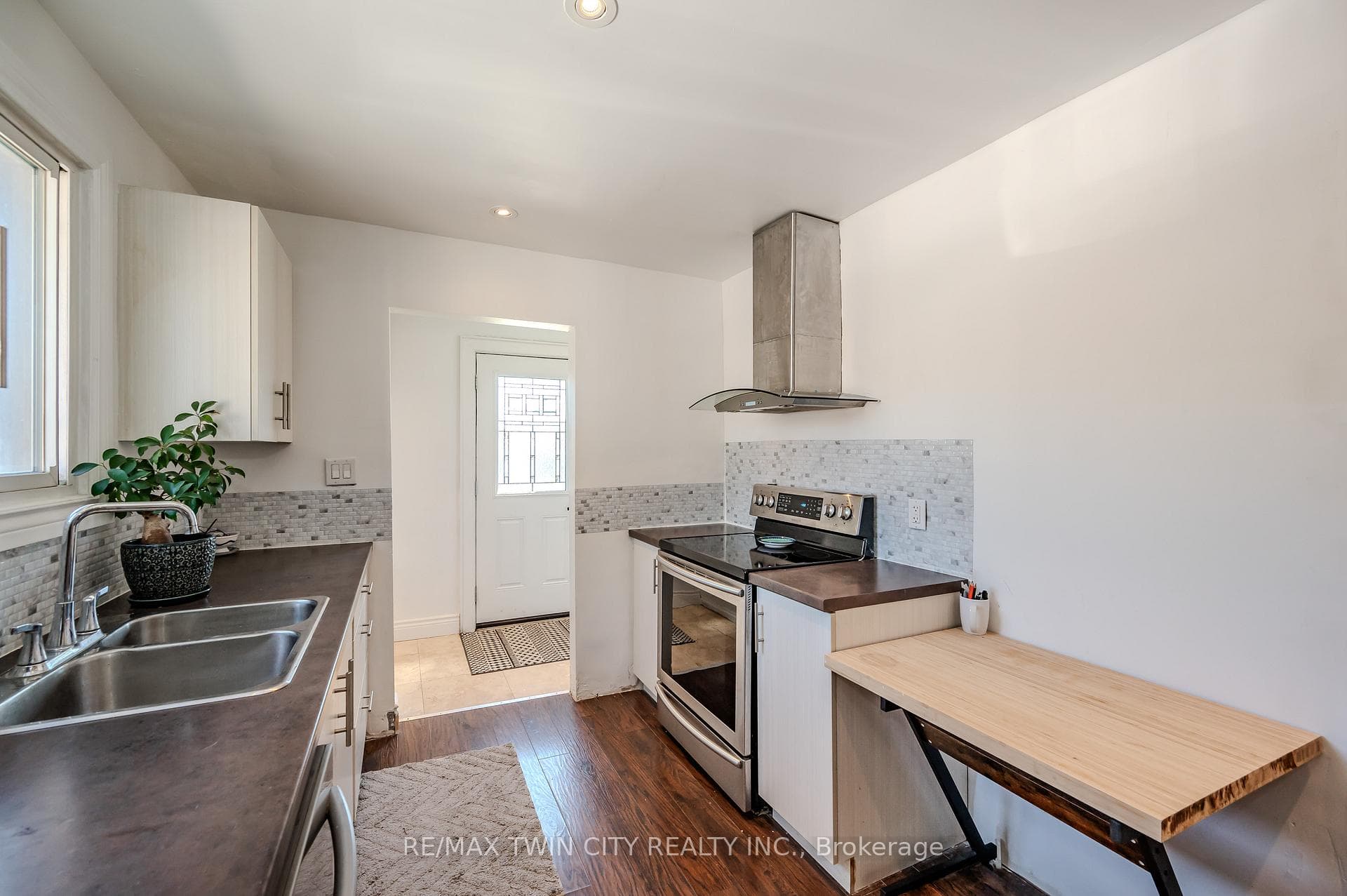 74 Barwood Crescent photo 12