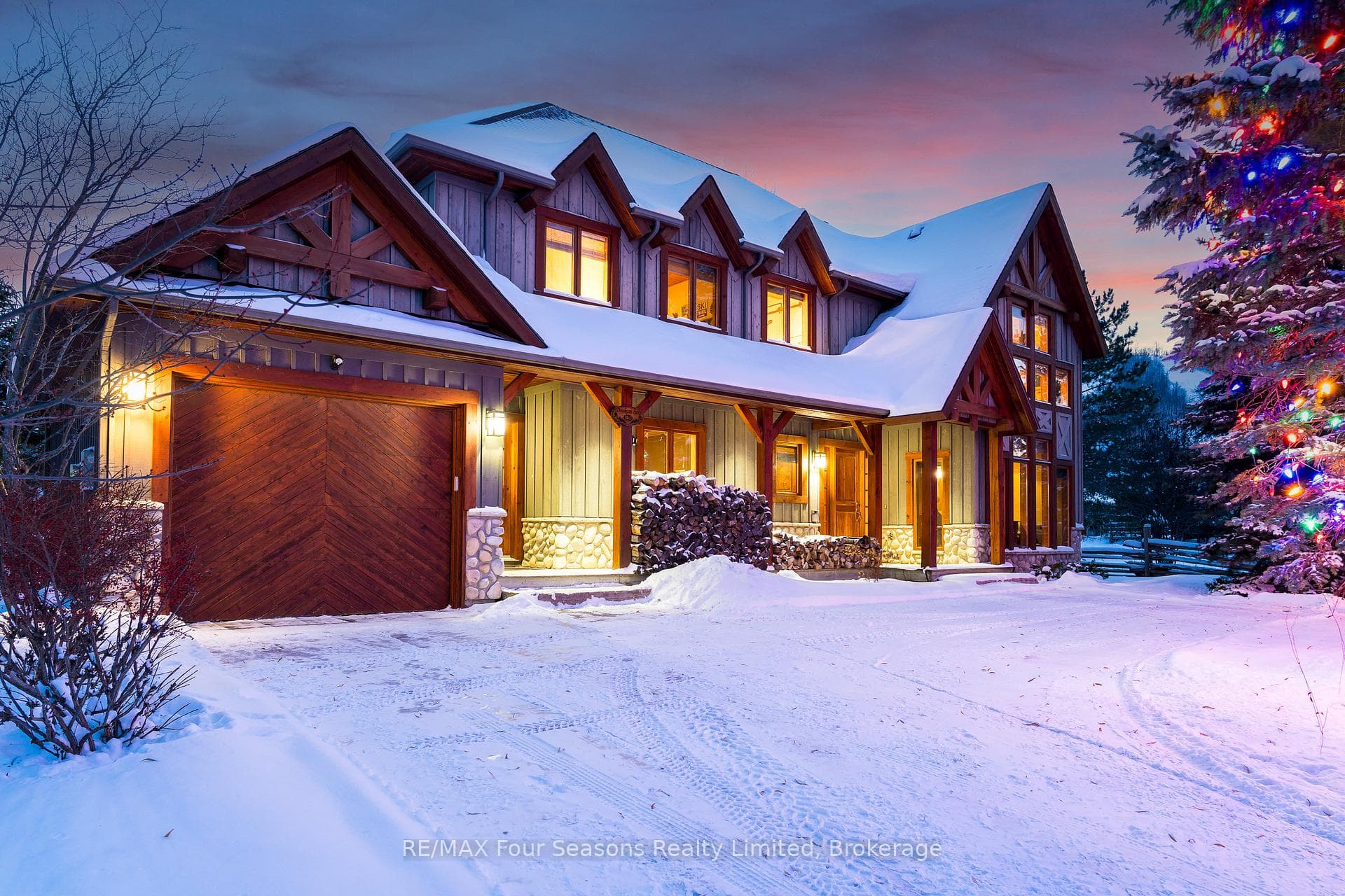 140 Alexandra Way photo 1