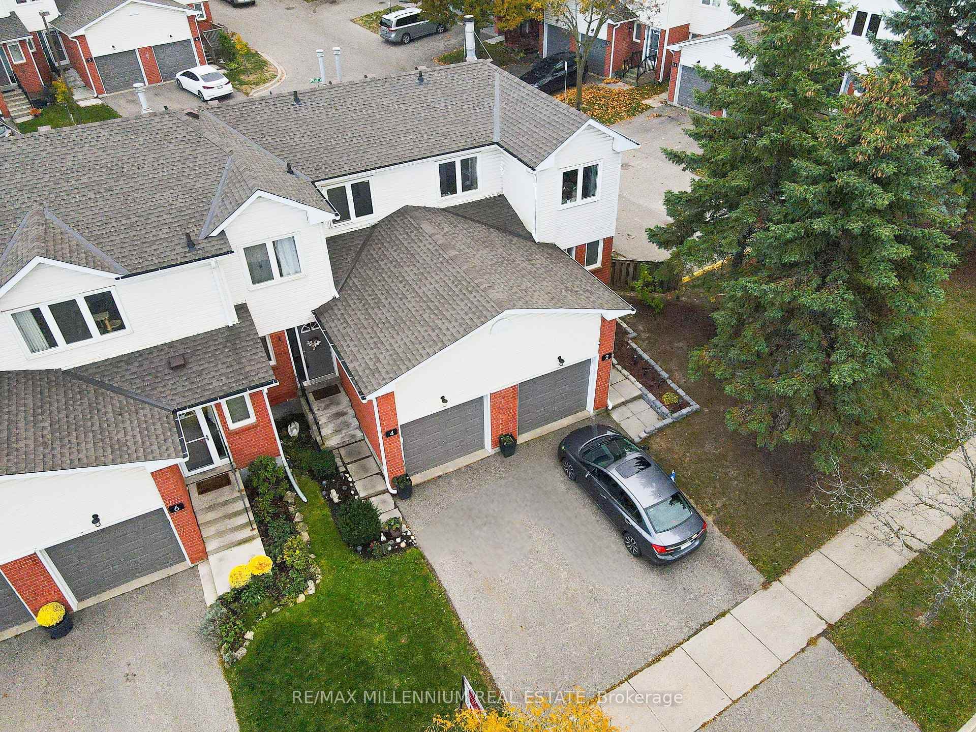 4 Stewart Maclaren Road photo 2