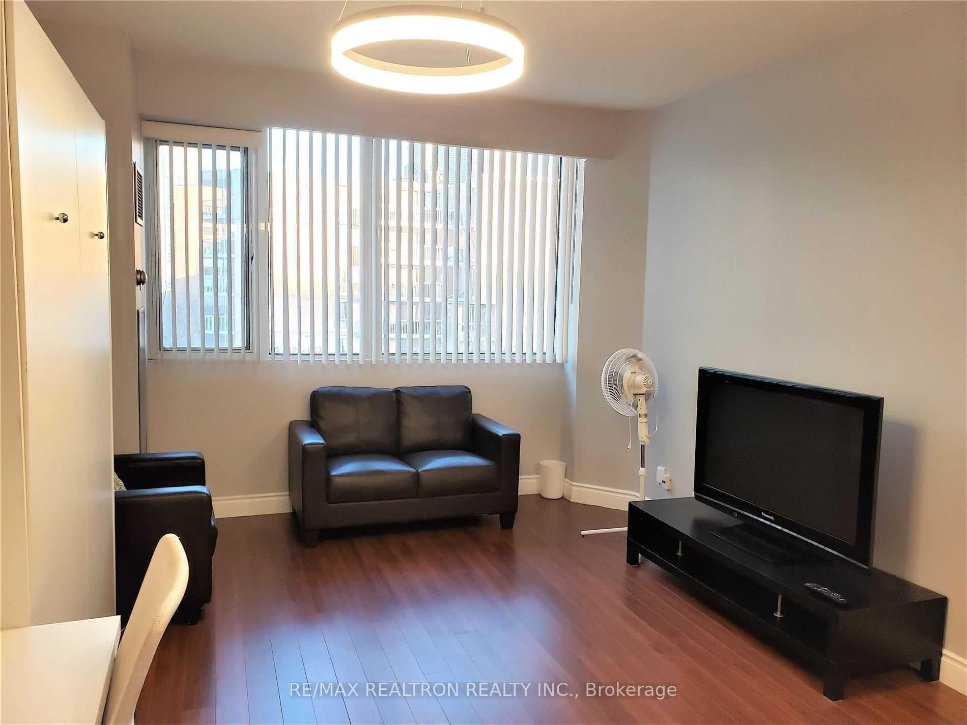 555 Yonge Street Unit 508 photo 7