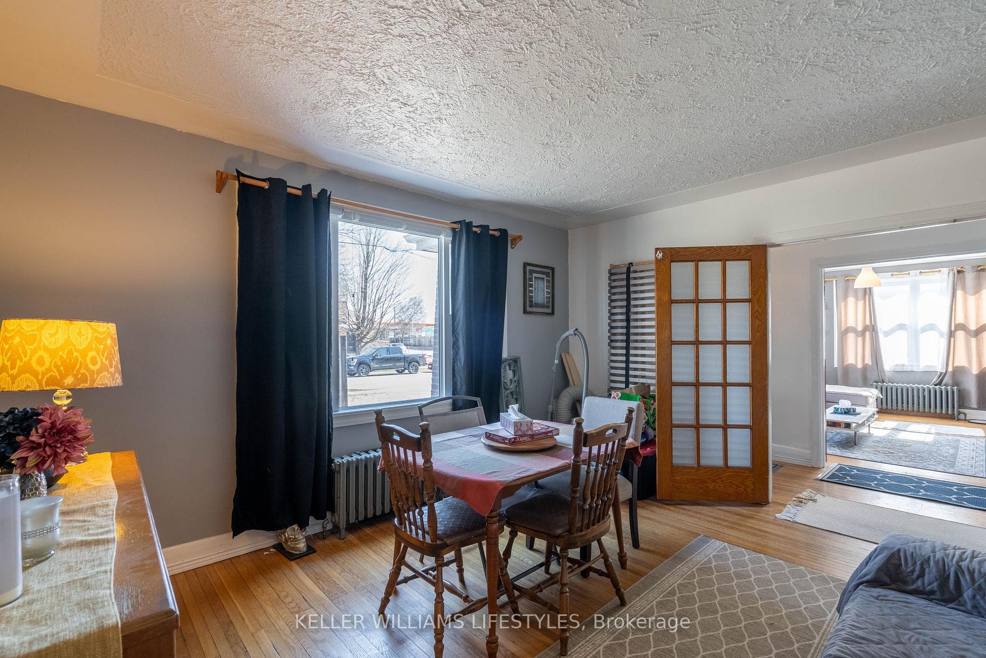 423 Paterson Avenue photo 4