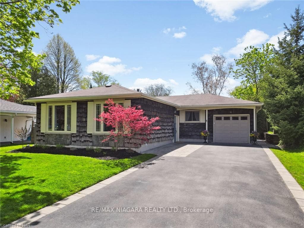 6 Sunrise Crescent photo 1