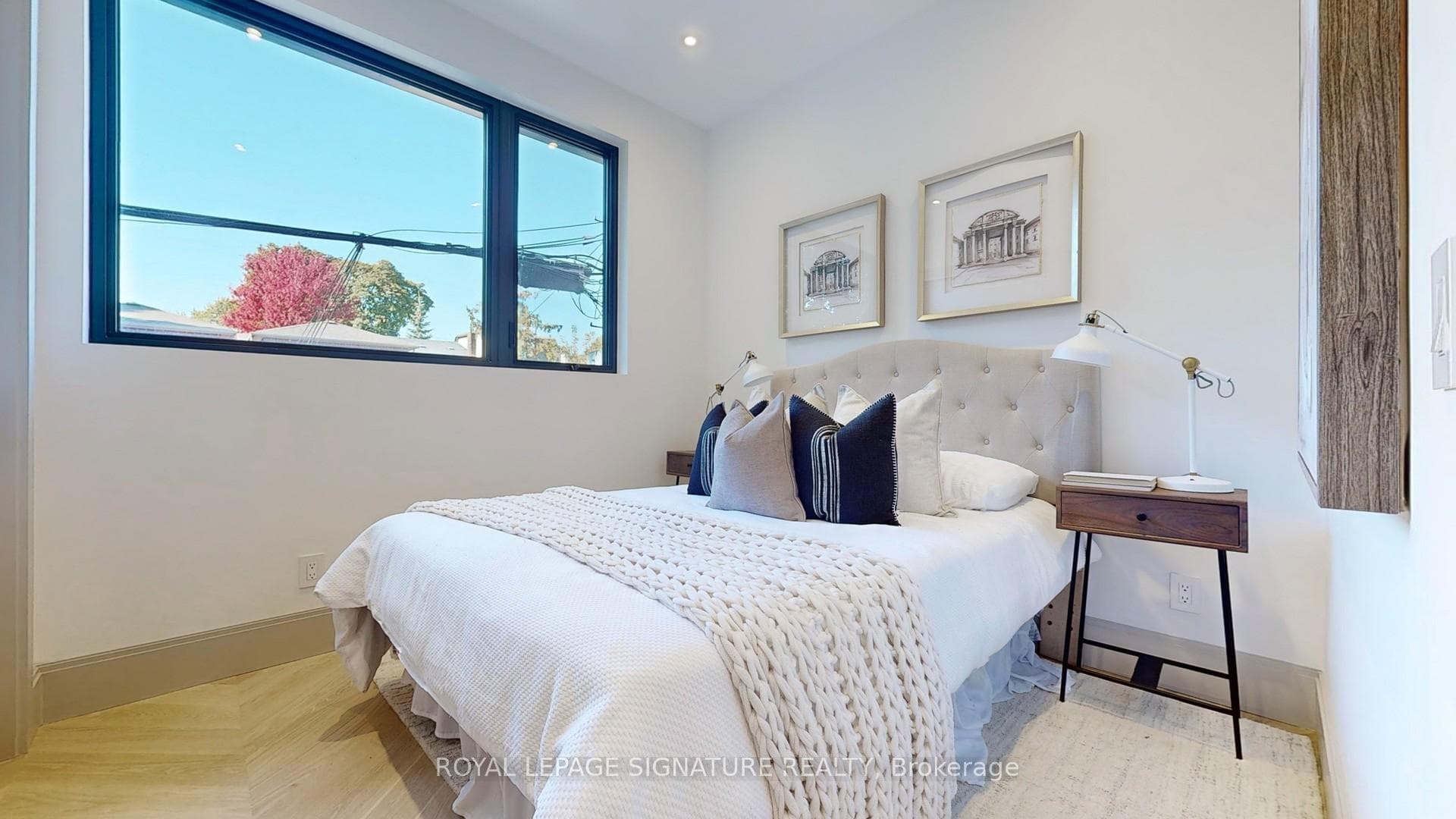 82 Gough Avenue Unit Laneway photo 20