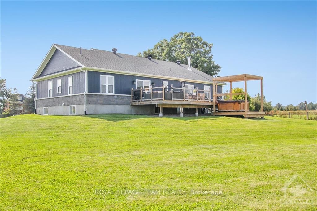 6381 FOURTH LINE Road photo 27