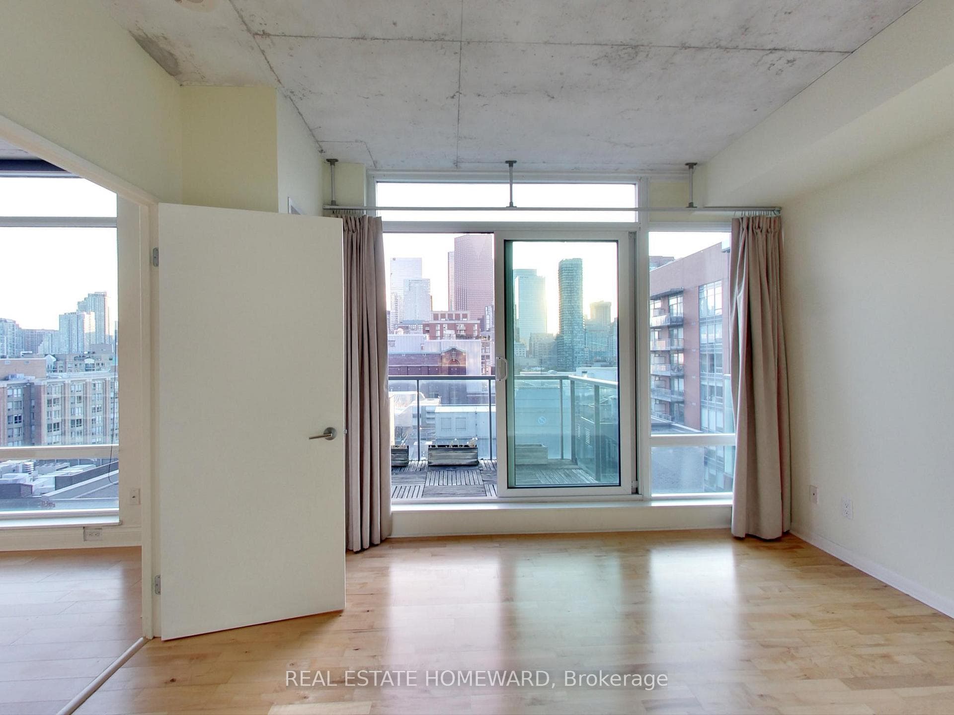 333 Adelaide Street Unit 1019 photo 32
