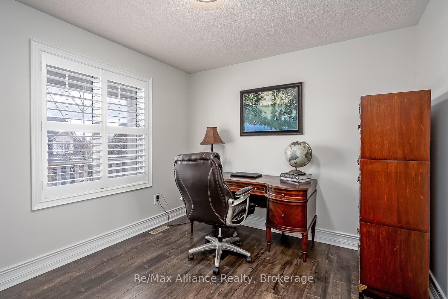 1246 Robson Crescent photo 25