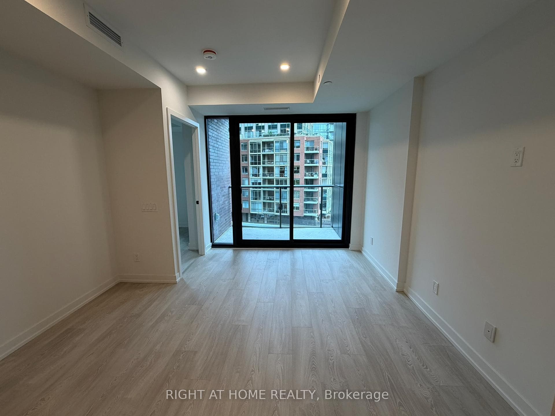 35 Parliament Street Unit 506 photo 12