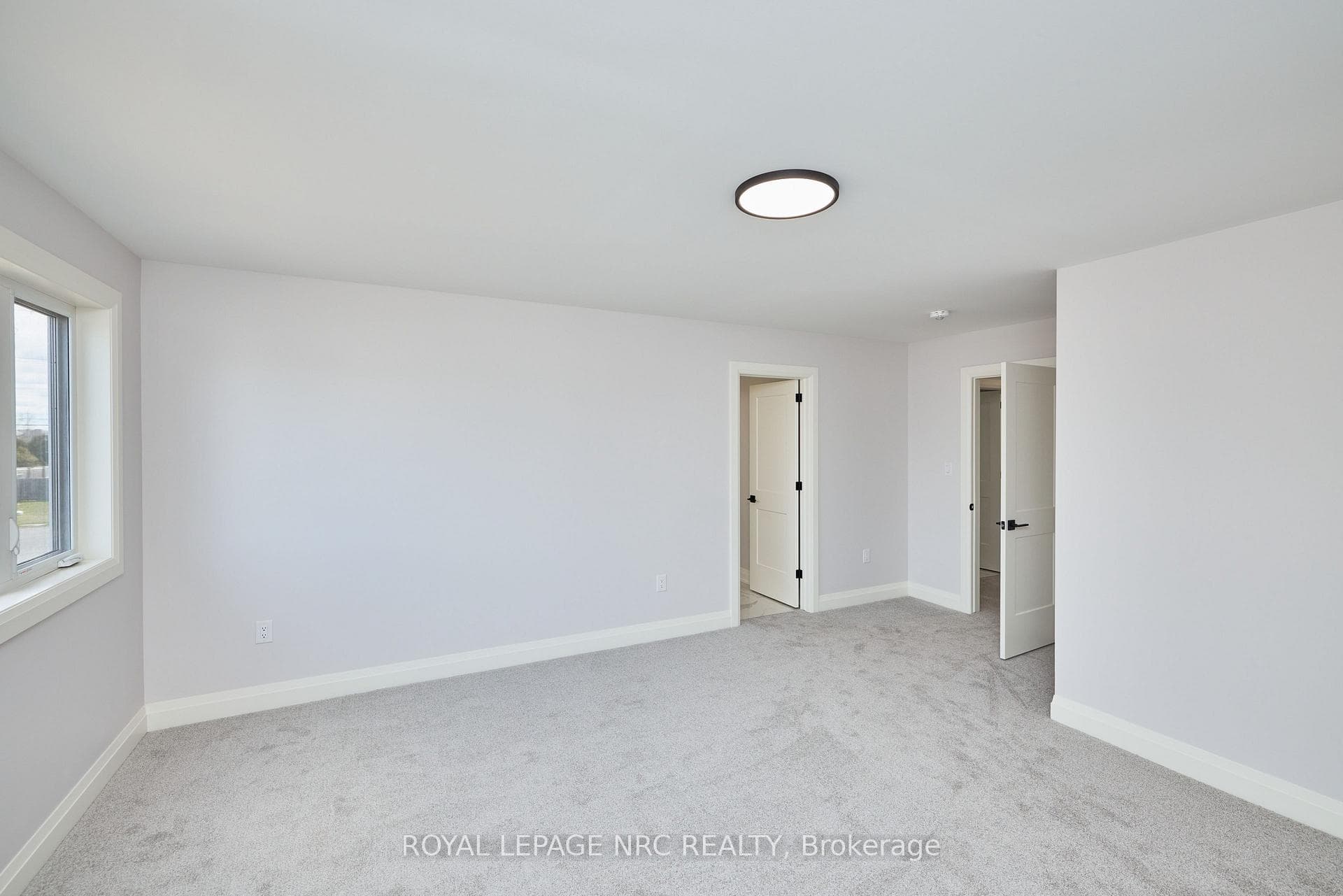 196 Hodgkins Avenue photo 25