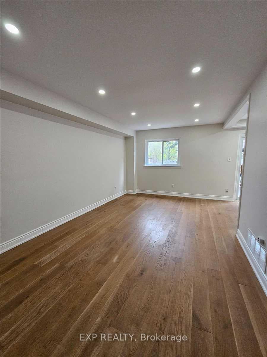 2700 Battleford Road Unit 24 photo 14