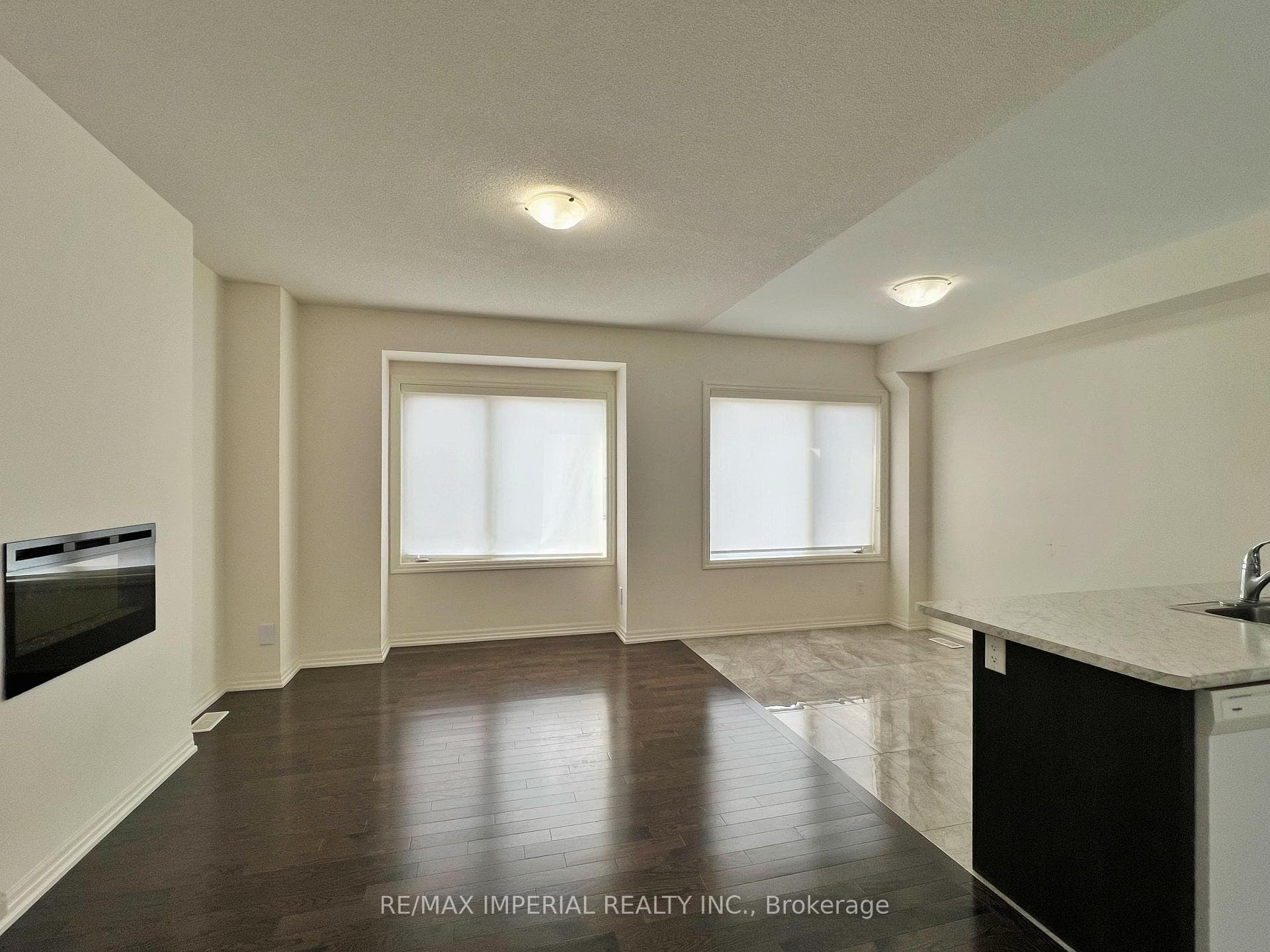 Great Room W/Fireplace