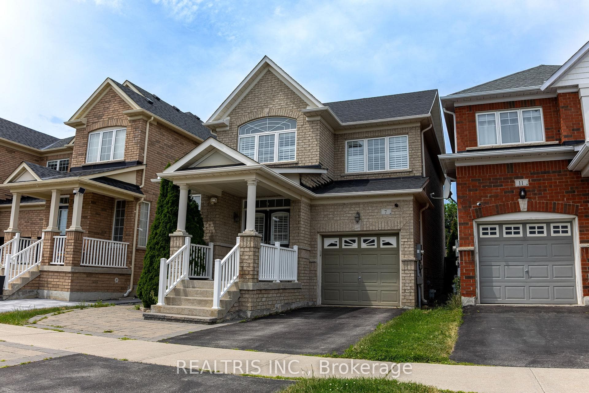 7 Mantle Avenue photo 2