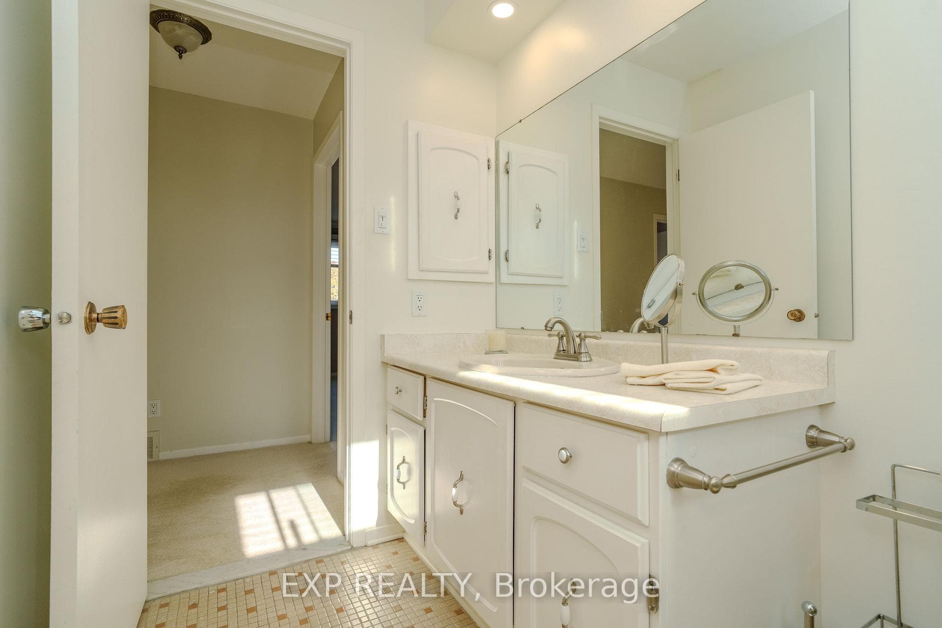 6342 VISENEAU Drive photo 24