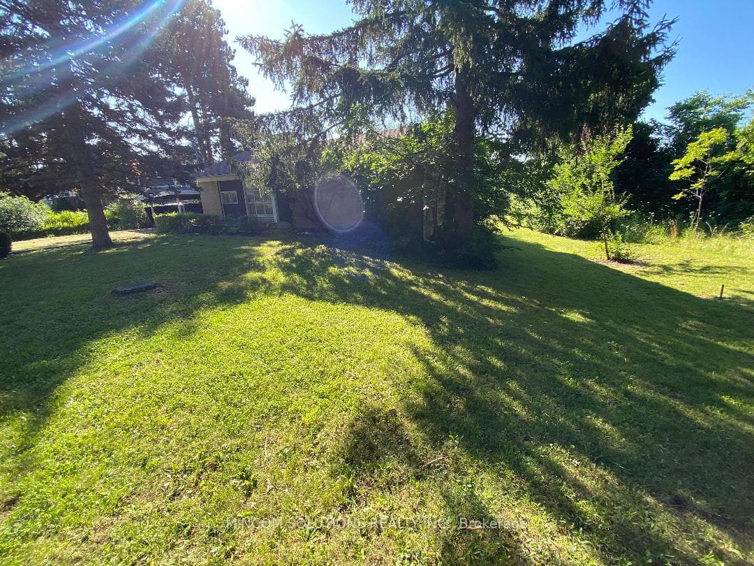 2452 Thorn Lodge Drive photo 4