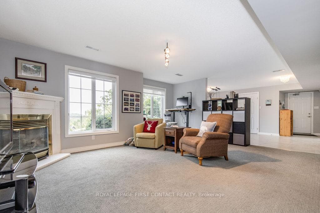 14 Valleycrest Drive photo 9