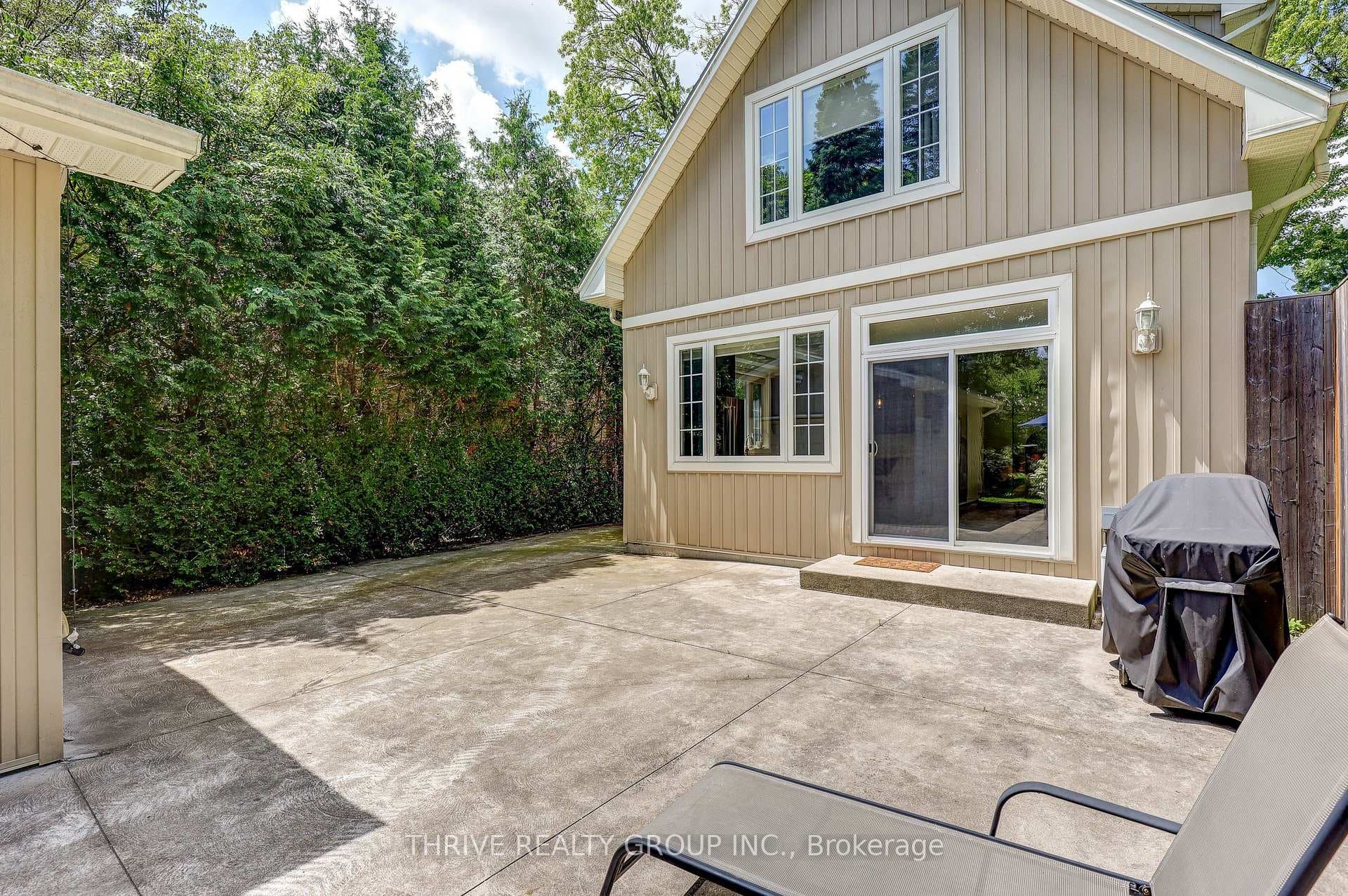 866 William Street photo 38
