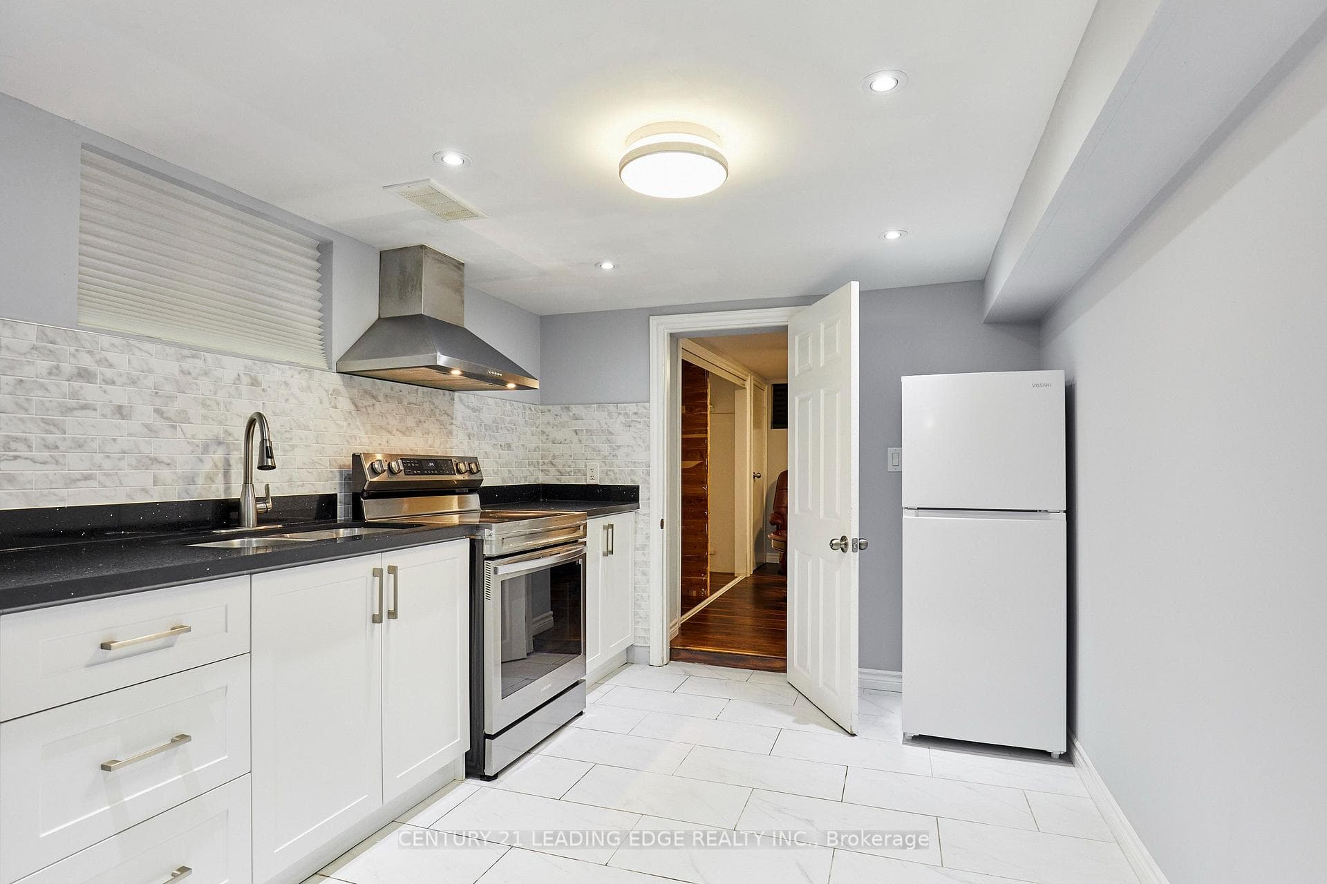 16 McCowan Road photo 28